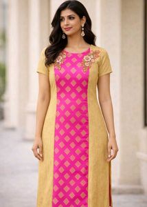 Stylish 💛🩷💃🏽Embroidered Kurta with side slits