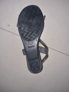Bata Woman Casual Flat Sandal.