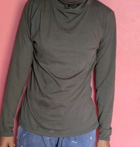 Solid Color Turtleneck Top
