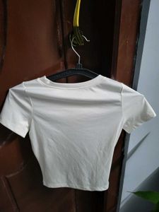 Basic Cream Cropped T-Shirt