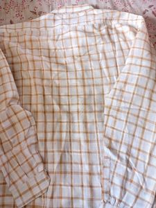 formal yet versatile full-sleeve button-shirt.