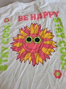 Graphic "Be Happy" T-Shirt
