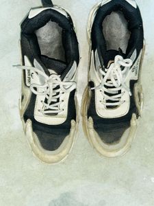 black n white stylish sneakers for women