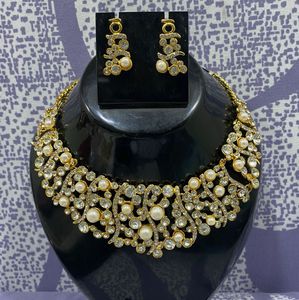 Emerald Jewellery Set