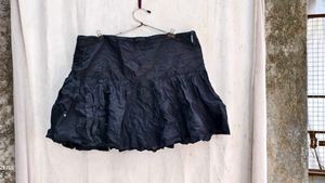 19V. Black Textured Mini Skirt