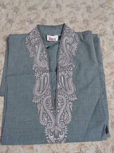 grey men kurta+ 🆓 women black kurta