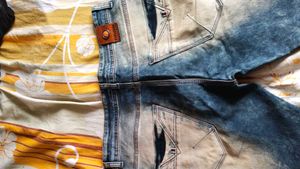 Stylish Men's Blue Washed Jeans