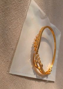 Elegant Gold-Tone Bangle Bracelet