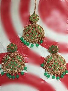 Elegant Green Kundan Jewellery Set