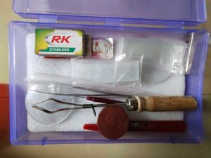 Biology dissection / laboratory kit for students