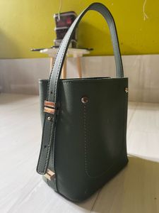 Chic Green Bucket Handbag