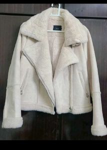 Chic Cream Winter Jacket with Soft Fur Lining