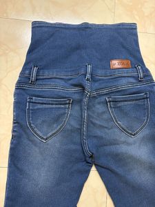 Zola High-Waisted Blue Denim Jeans