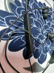 Kraze Emirates Neckband BT109 Earphones