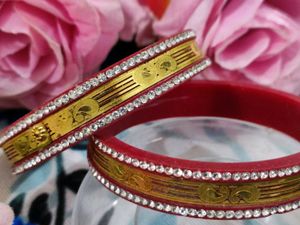 Pola/ Bengali Bangle With Diamond Stone And Gold