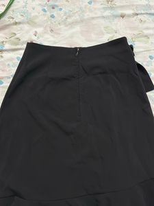 H&amp;M Black Ruffle Skirt