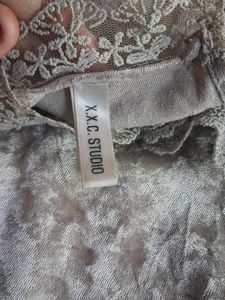 Elegant Lace Trim Velvet Top