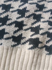 Houndstooth Knit Vest