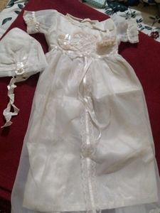 Baby Girls Christening Gown & Bonnet Set