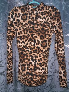 Leopard Print Long Sleeve Top