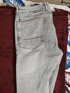Men's Grey Washed Jeans
