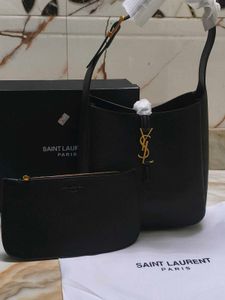 Yves Saint Laurent (YSL)Black Leather Shoulder Bag