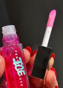 Fenty beauty gloss bomb Ice :- Berry jelly