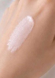3 in 1 highlighter, moisturizer, primer