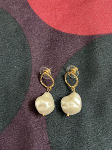 Golden Pearl Earings