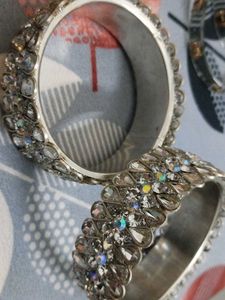 Silver Stone Metal Bangles..