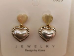 Classy Korean Pearl Drop Earrings.