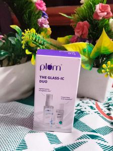 Plum The Glass-IC Duo Skincare Kit