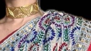 Exquisite Gold Tone Choker Necklace