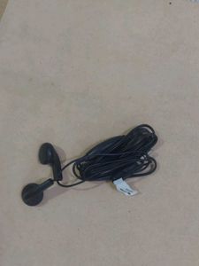 Wired in-ear Earphones/ headset w 3.5 mmTRRS