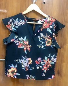 M SIZE 34 Bust Navy Blue Floral Top