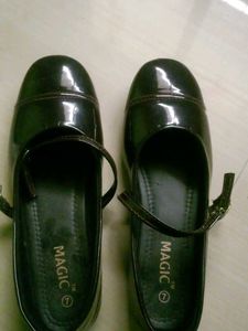 Brown classic comfortable bellies for women