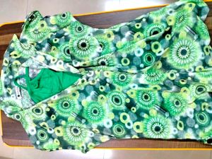 Brand New Floral Top With Green Inner