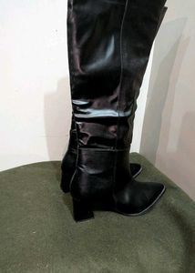 Chic Black Knee-High Faux Leather Boots