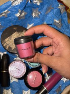 MAC Pigment & Eyeshadow
