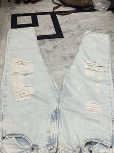 Light Wash Ripped Jeans