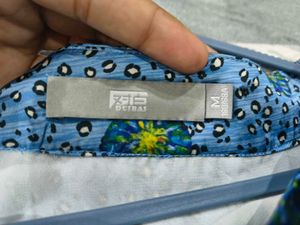 Beautiful Blue Floral Print  Skirt NEW