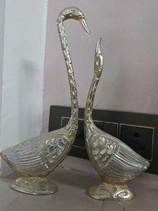 Elegant Swan Pair Showpiece