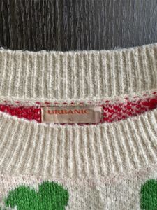 carrot sweater with maybelline lipstick