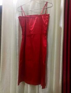 Price🔽Ravishing Red With Black Sash ♥️
