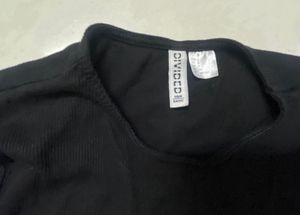 H&amp;M Black Long Sleeve Crop Top