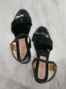 Stylish Black Strap 2.5" Heeled Sandals🖤