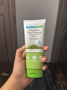 Mamaearth Mung Bean Pore Cleansing Foam Scrub
