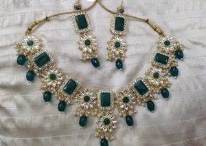Stunning Green Emerald Jewellery Set