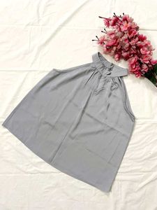 Pretty Sleeveless Formal Top