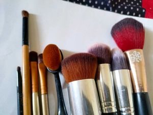 Assorted Makeup Brush Set
